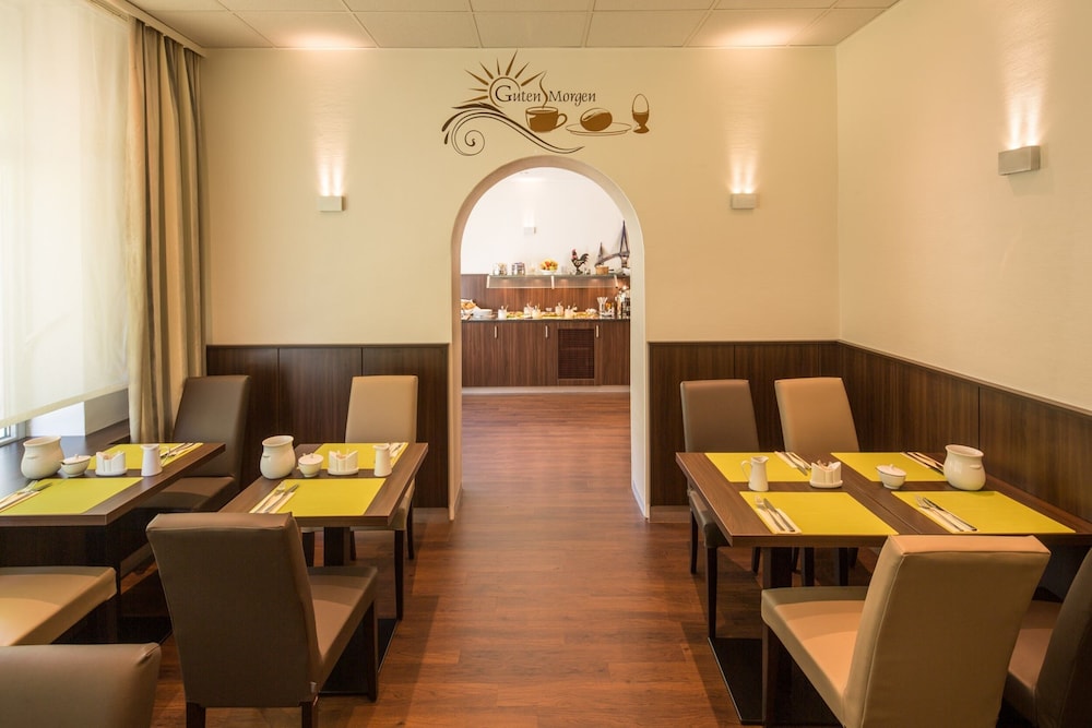 Hamburg Vacations - Heikotel Hotel Windsor - Property Image 12