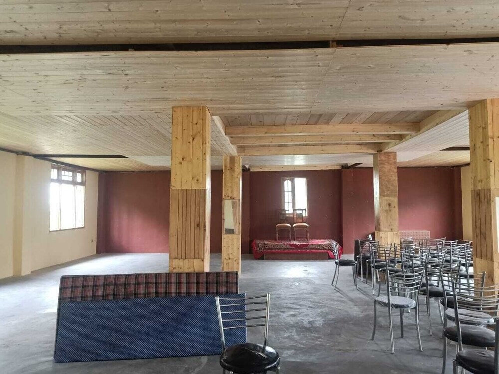 Varindavan Hotel & Restaurant