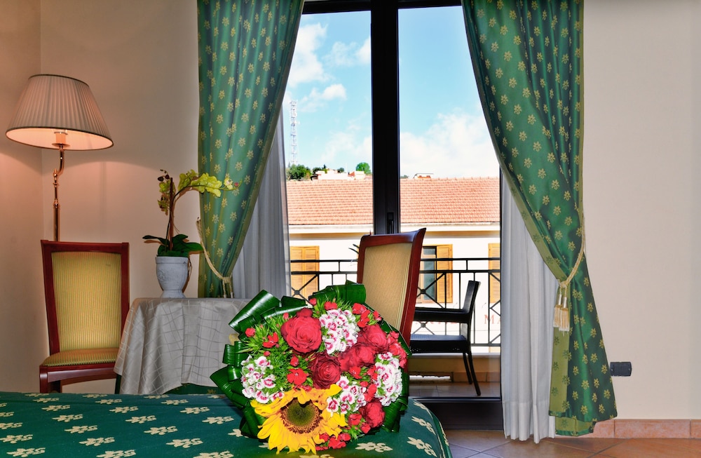 Hotel Tito Serranò