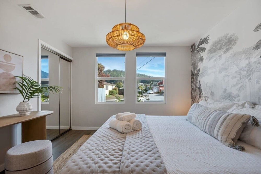 @ Marbella Lane - 3BR Designer Home in Pacifica
