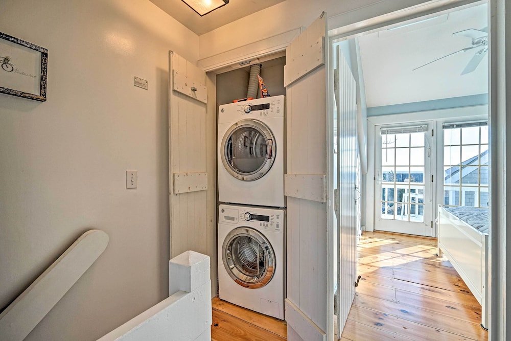 Ocean View + Beach Access: Cape Cod Townhome
