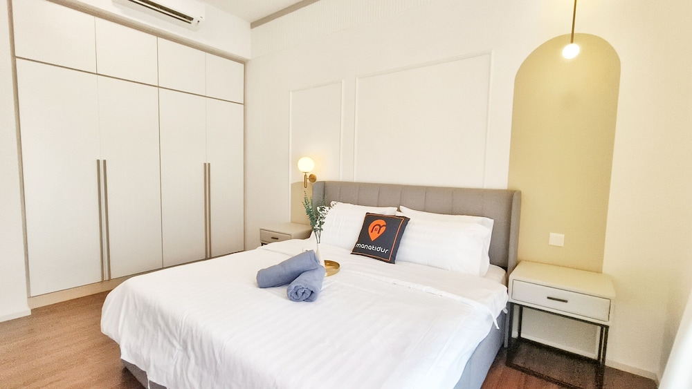 UNA Serviced Apartment by Manatidur