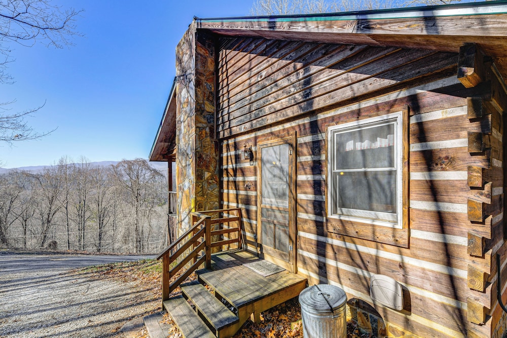 Near Hiking & Rafting: Bryson City Gem w/ Hot Tub!