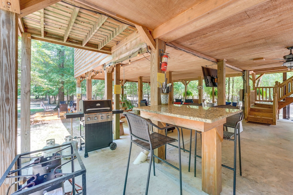 Riverfront Cabin w/ Outdoor Oasis in Seminary! - Property Image 14