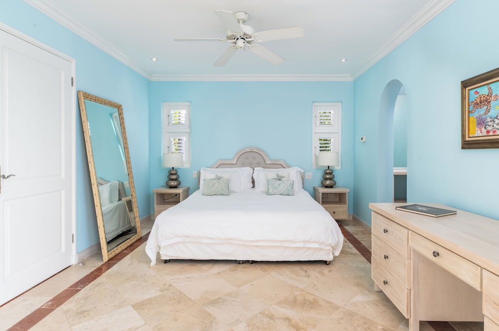 Waterfalls - 6 bed Peaceful and Secure Luxury