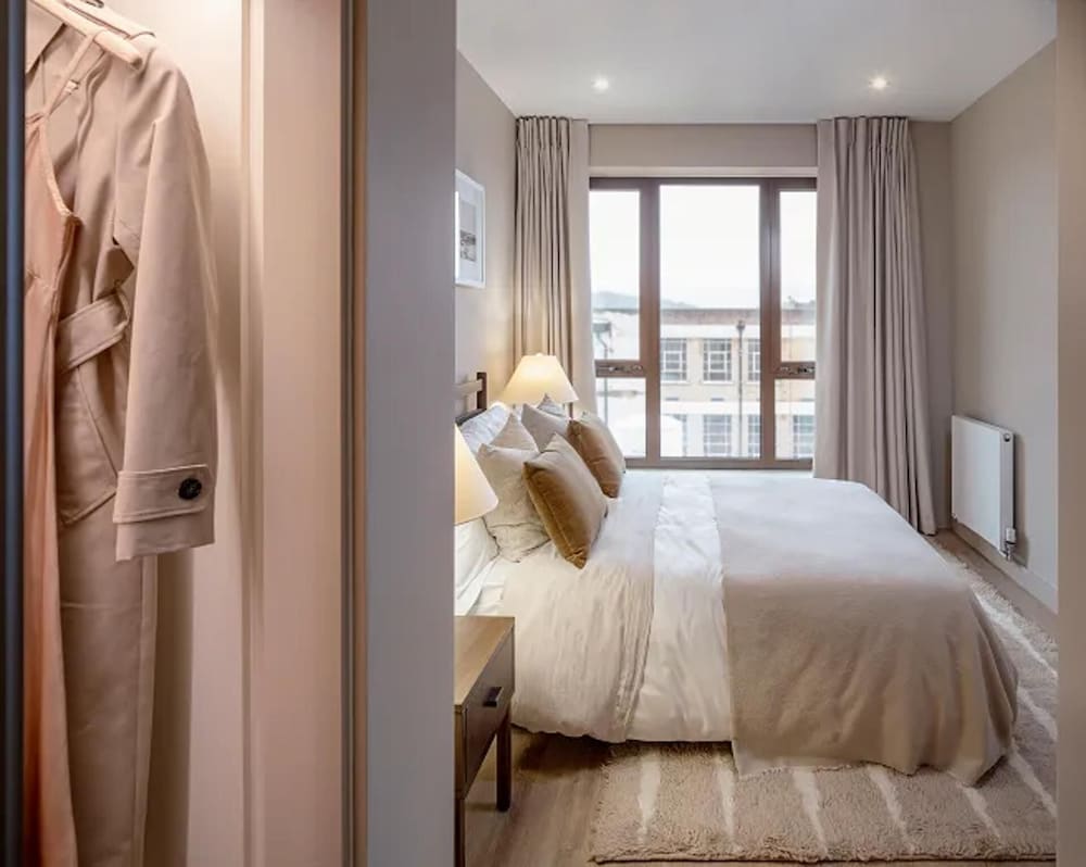 Luxurious 2bed Apartment in Greenford Quays view 4