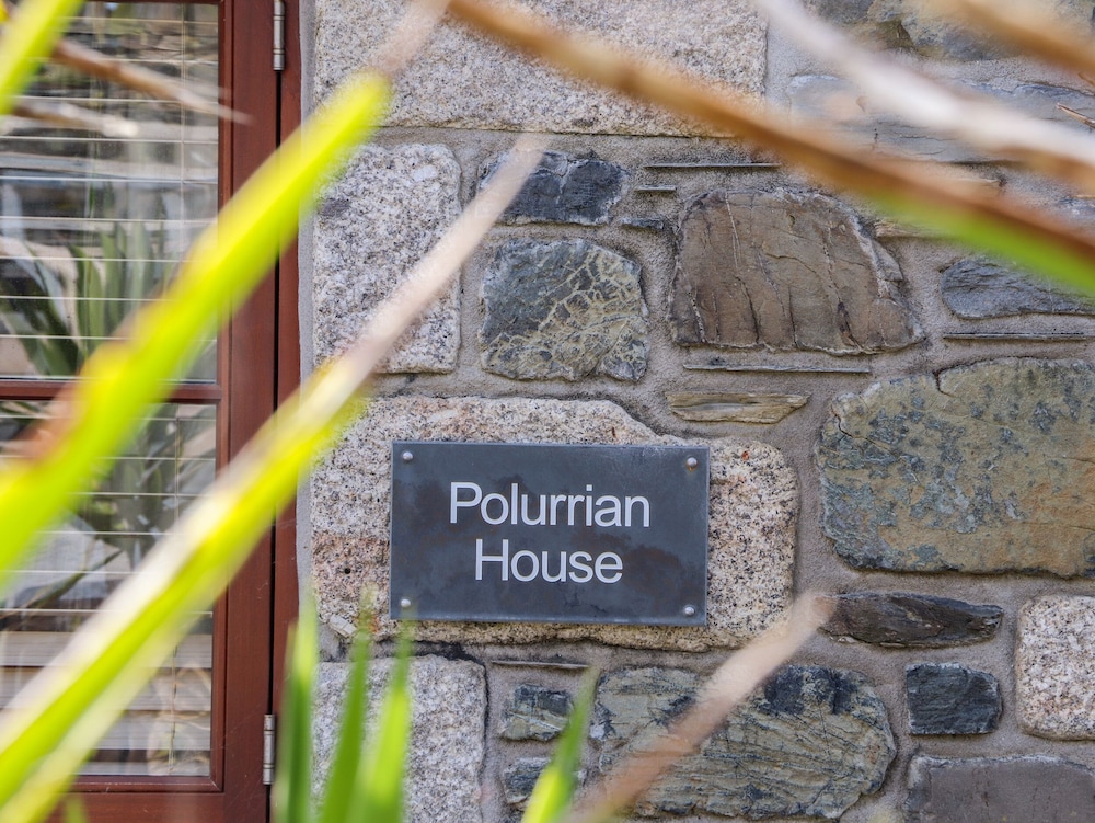 Polurrian House