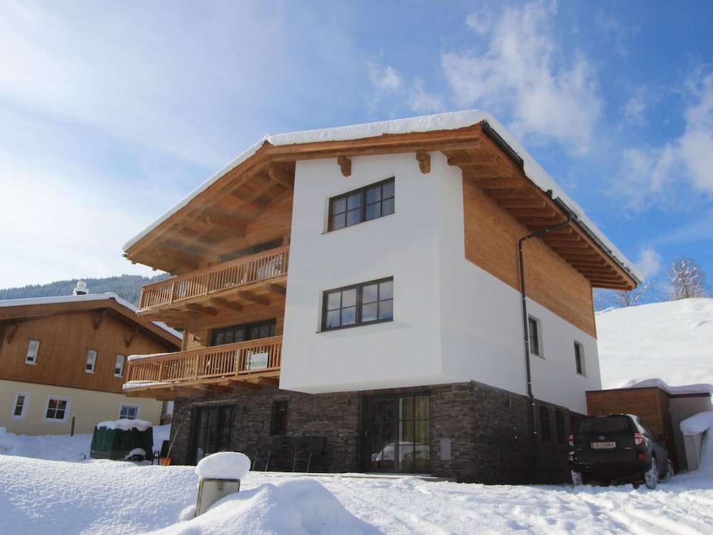 Modern Chalet With Sauna Near ski Area in Saalbach-hinterglemm / Salzburgerland