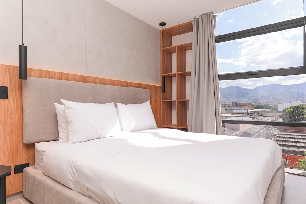 Metropolitan Living by HOUSY