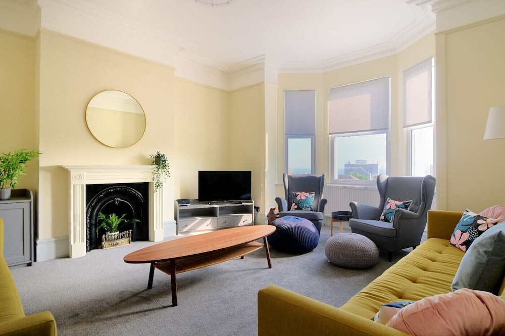7 Seafield Road