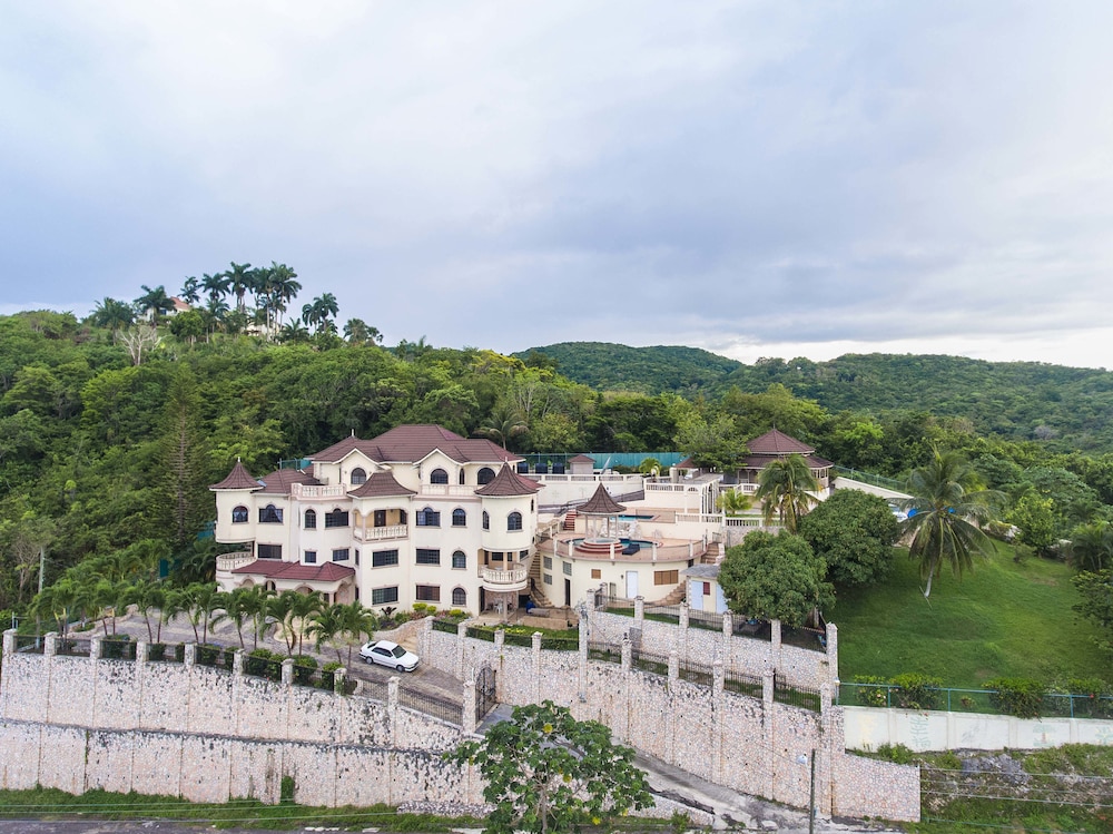 Clarridge Hall Guesthouse