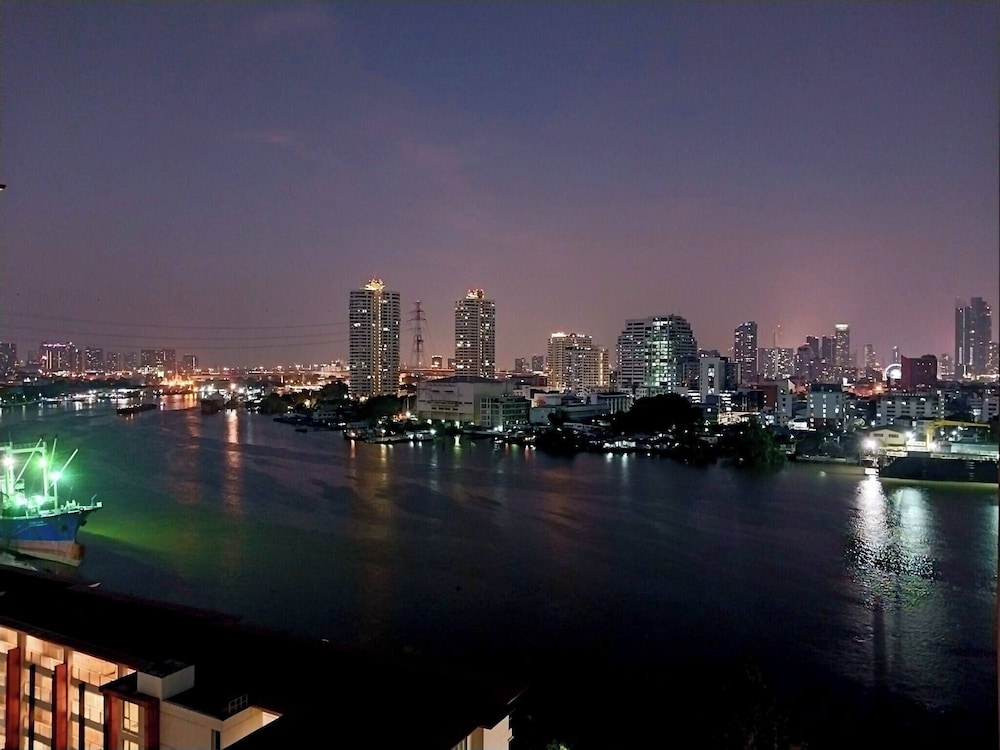 Riverview Condo Near Icon Siam Hi Speed Internet