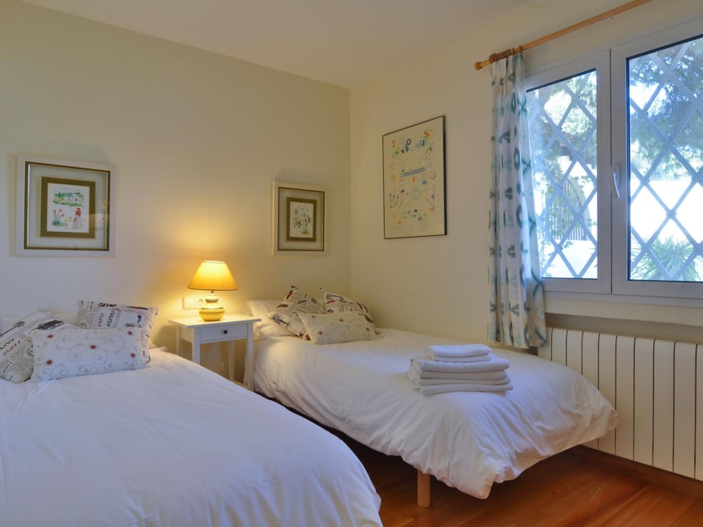 Villa With Incredible sea Views and Pool Sleeps 7