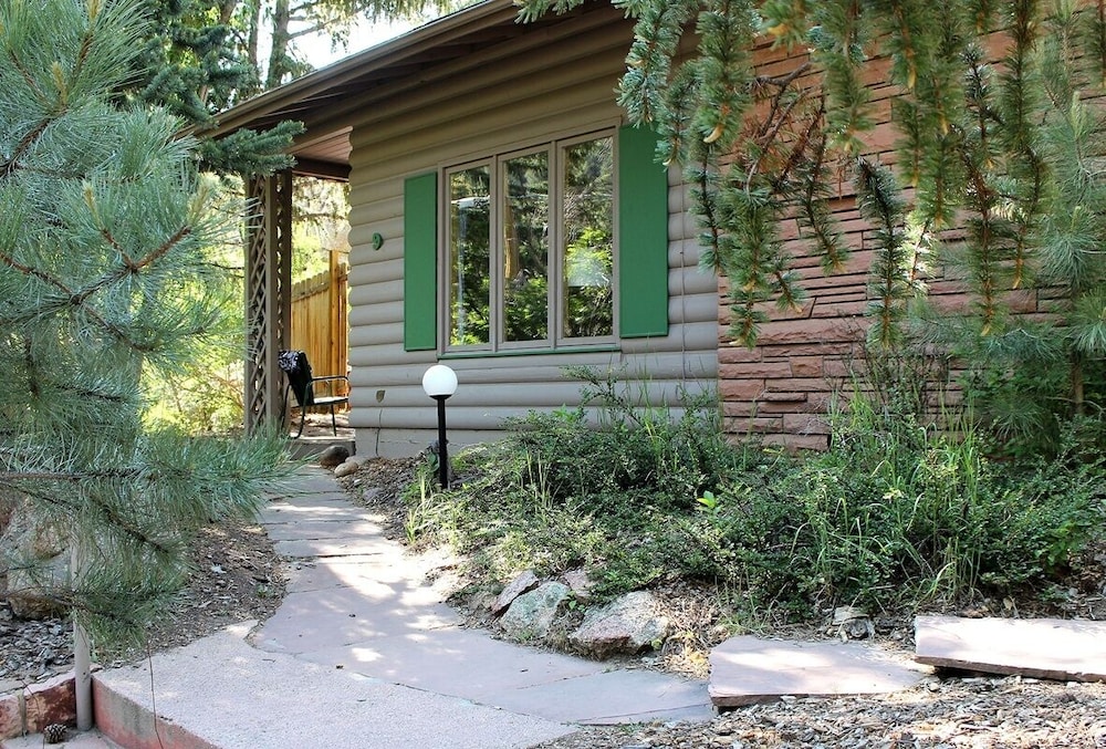 Sunnyside Knoll: 9 1 Bedroom Cabin - Property Image 1