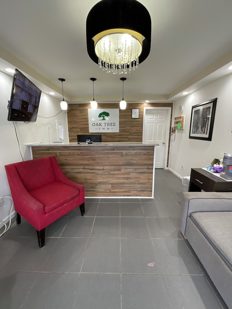 Oak Tree Inn