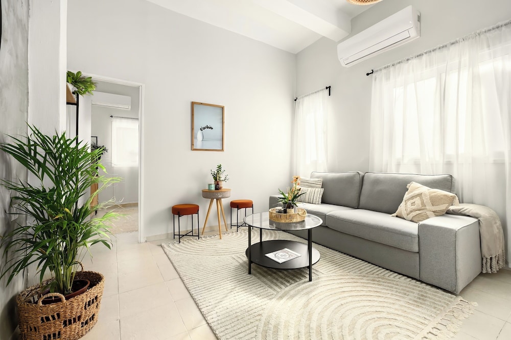 Florentin Stylish Stay by Sea N' Rent