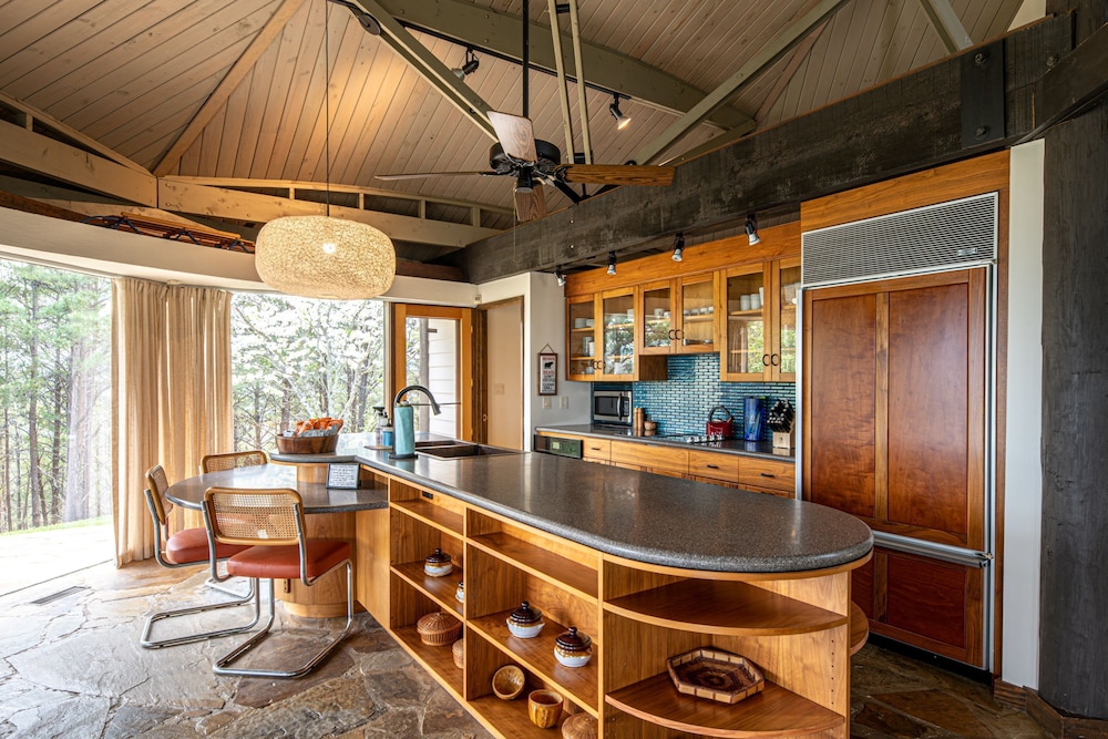 Belltop Architectural Wonder on Private Mountain