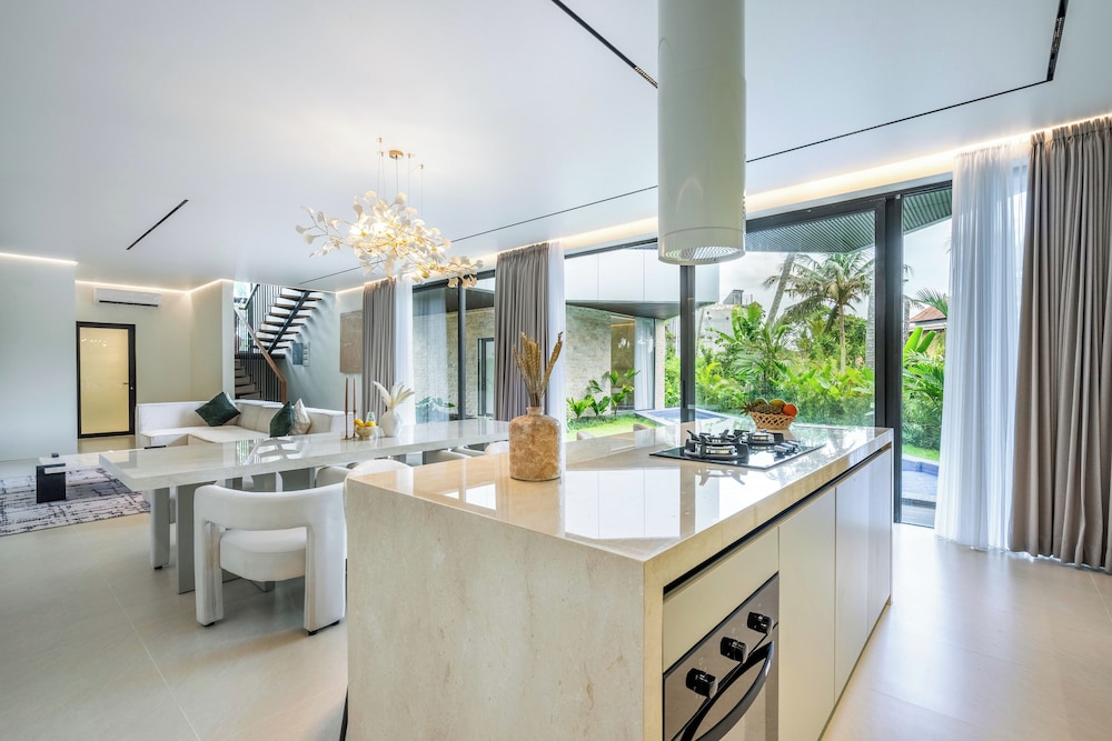 Hidden City Ubud - Modern Villas & Townhouses with Private Pools, Nature Views and Wellness Access