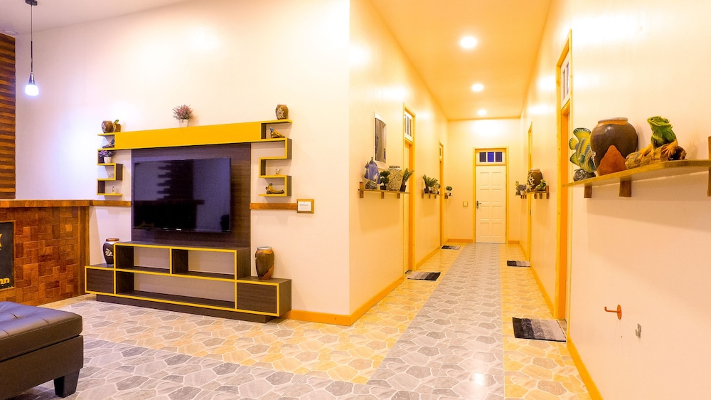 South Ari Inn