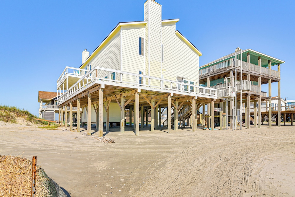Beachfront Home w/ Deck + Views in Freeport! view 5