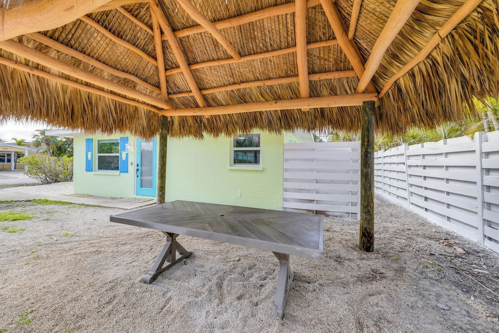 Fish, Swim & Unwind: Anna Maria Apt Steps to Beach