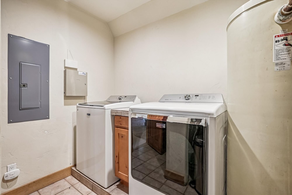Little Bear Lodge 4 Bedroom Home