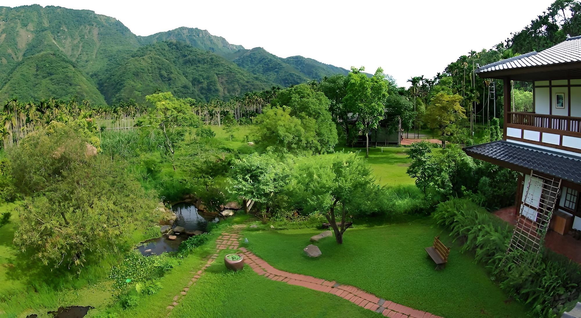 Old Five Guesthouse view 2