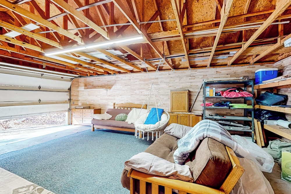Relax at 'the Cove' Waterfront Getaway