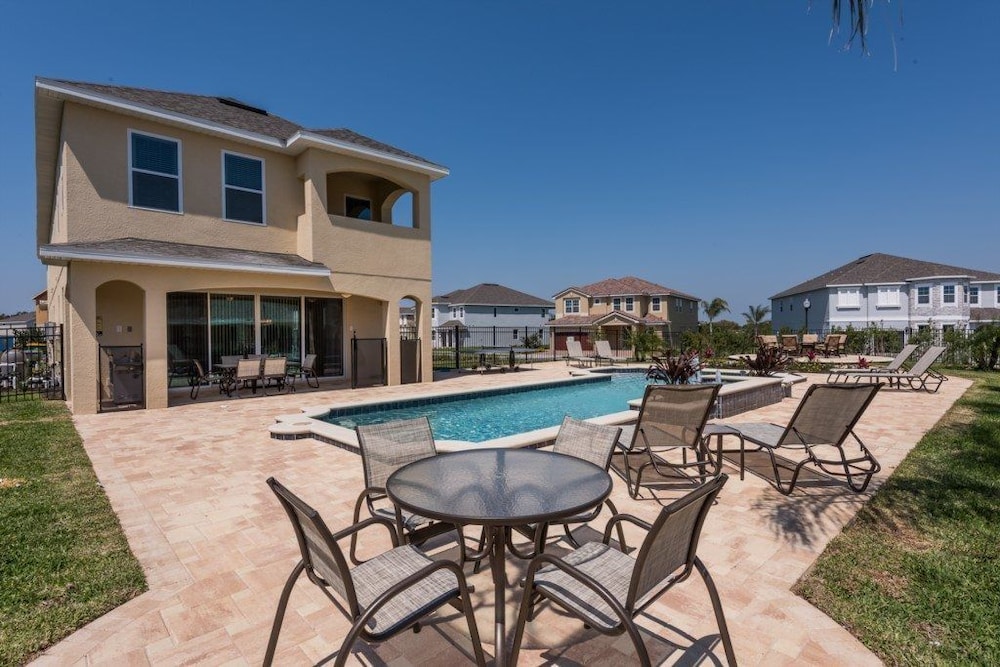 5 Star Villas at Encore Resort - Image 2