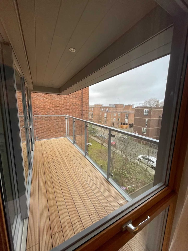 Peaceful 1BD Flat With Balcony - Bethnal Green