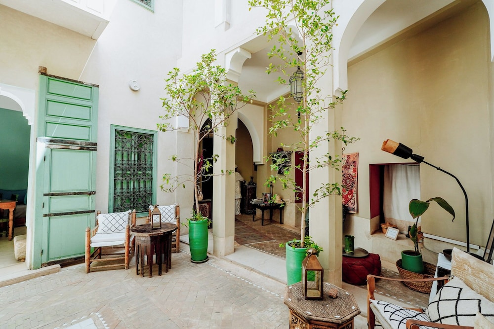 Riad dar ayur