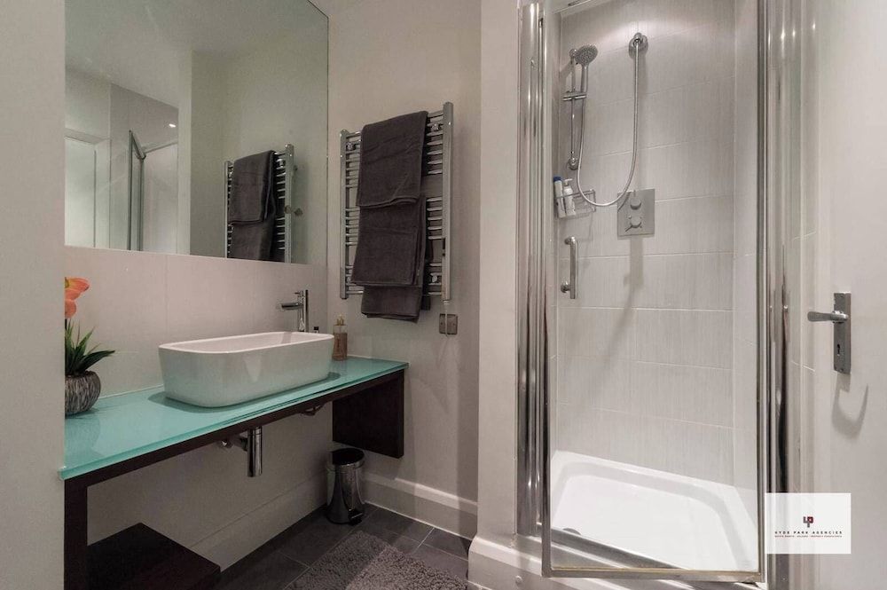 Westbourne Terrace Apartment in London Paddington