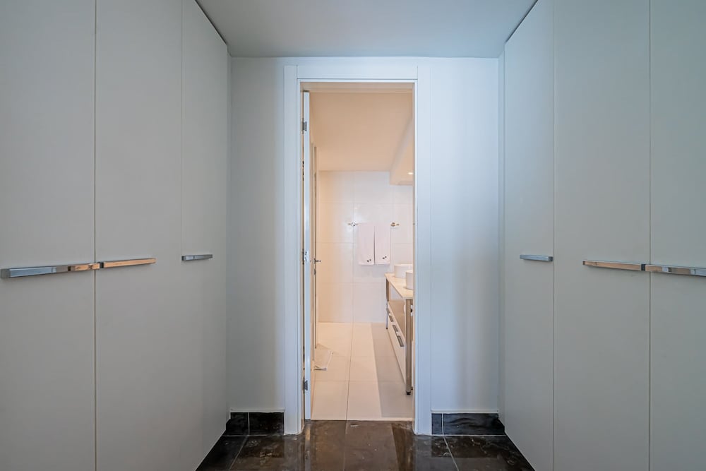 w Majestic 2BR w Perfect Balcony in YOO