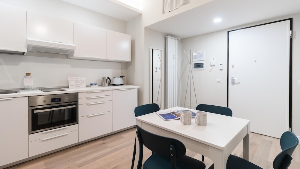 Garibaldi 104 C en Milan — kitchen