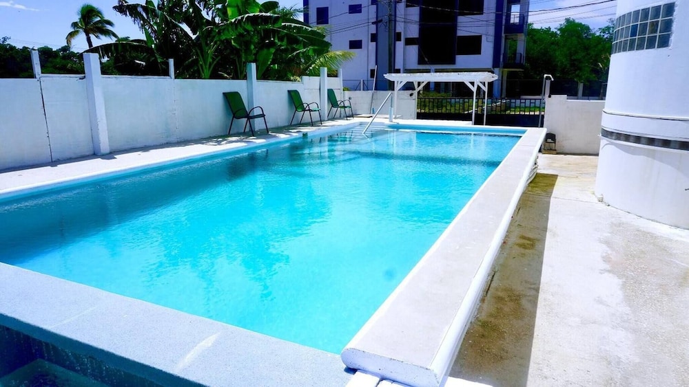 Sea Belize Relaxing Studio w Sea View Pool & Overwater Deck Near Airport, 1st FL