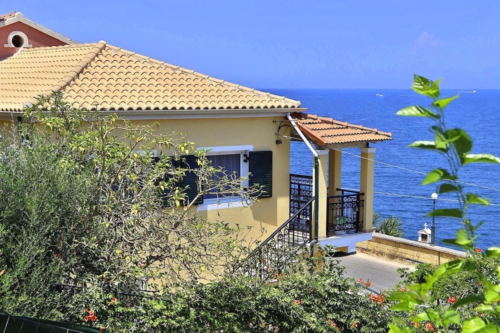Vostalo apartments by Kassiopi's Sea