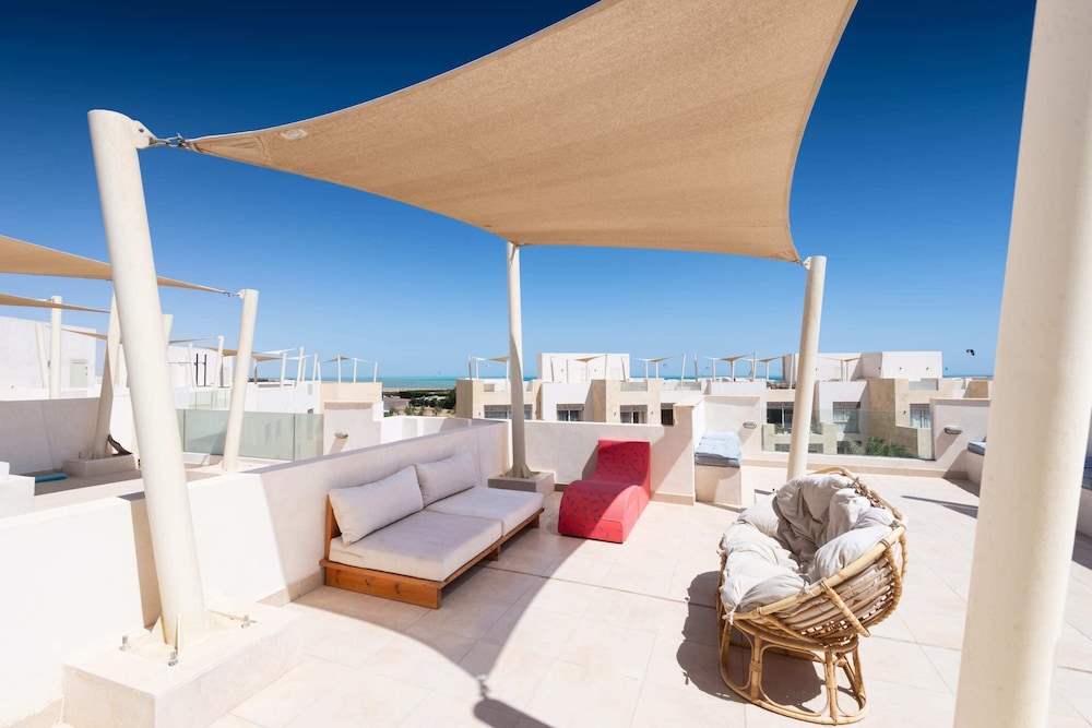 Xuru Stays I Roomy & Relaxed 1bdr @ Mangroovy Free Beach & Pool