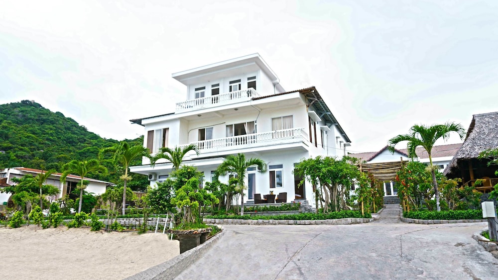 The Light Coral Island Resort