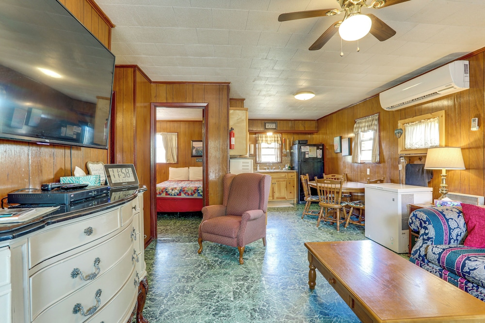 Walk to Greers Ferry Lake! Home w/ Dock Access