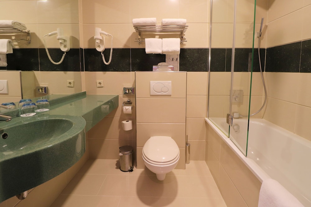 XO Hotels Blue Square 37