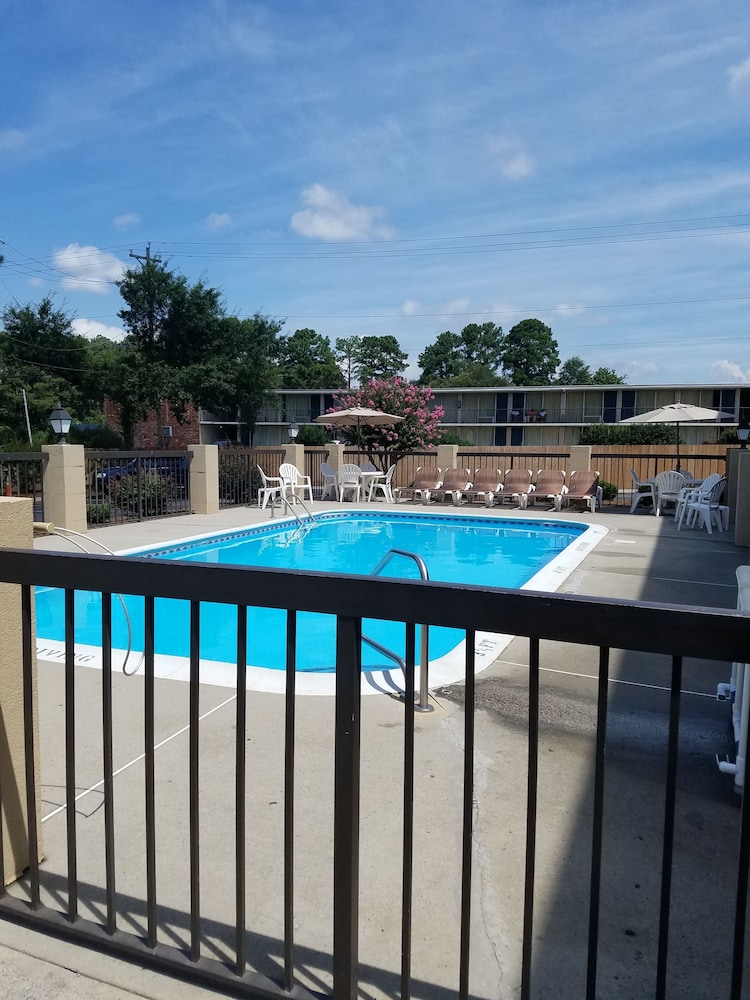 Comfort Inn Laurinburg - Property Image 3
