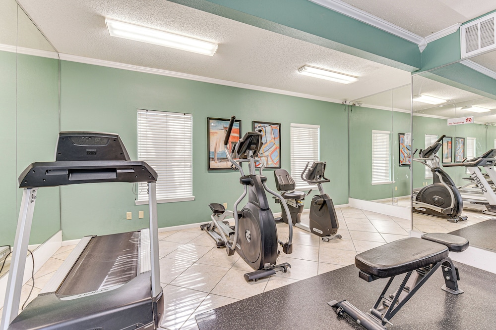 Community Outdoor Pool: Miramar Beach Condo!