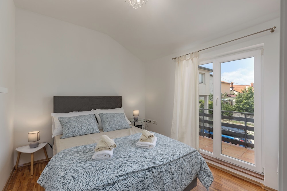 Quiet Garden Apartment Kostrena