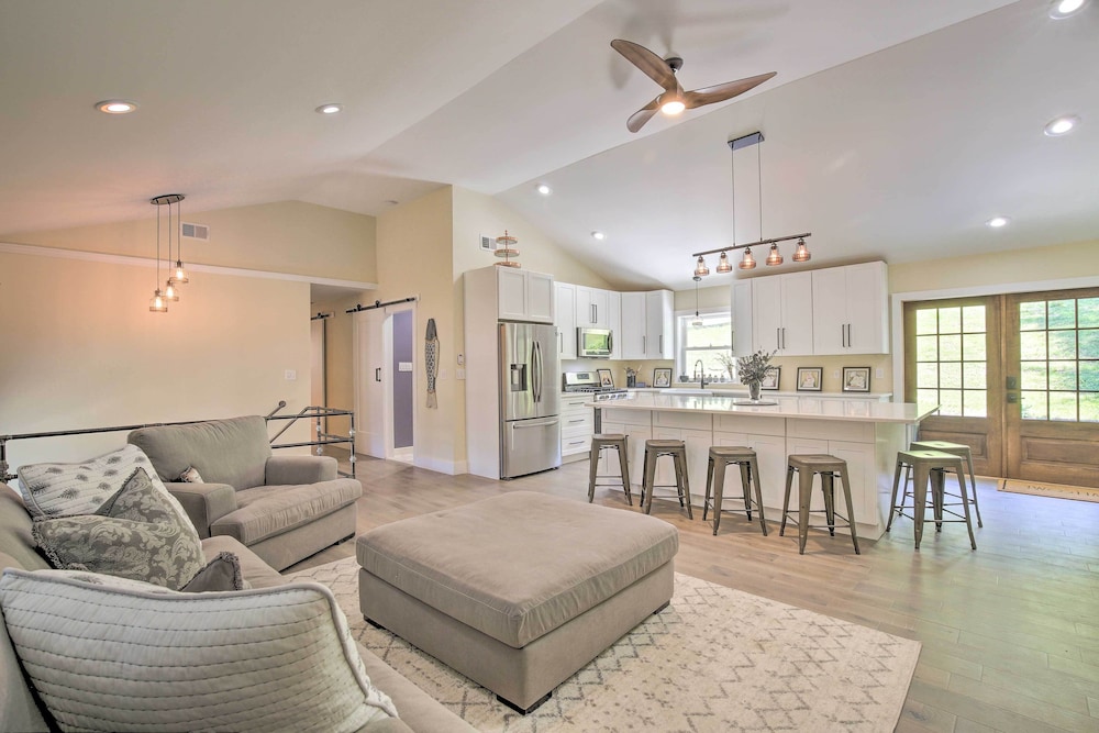 Modern NY Home w/ Views By Hudson Valley Hiking! - Property Image 15