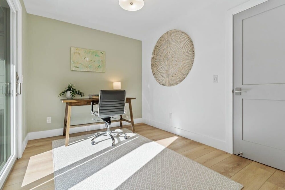 @ Marbella Lane - 3BR W/sweeping Views of Bay Area