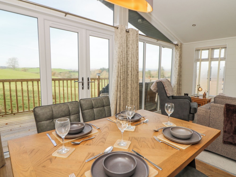 Seren Lodge