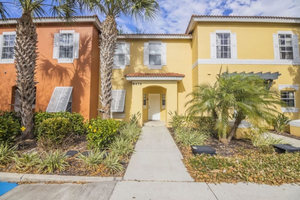 3 Bed Emerald Island Resort Townhouse Near Disney view 4