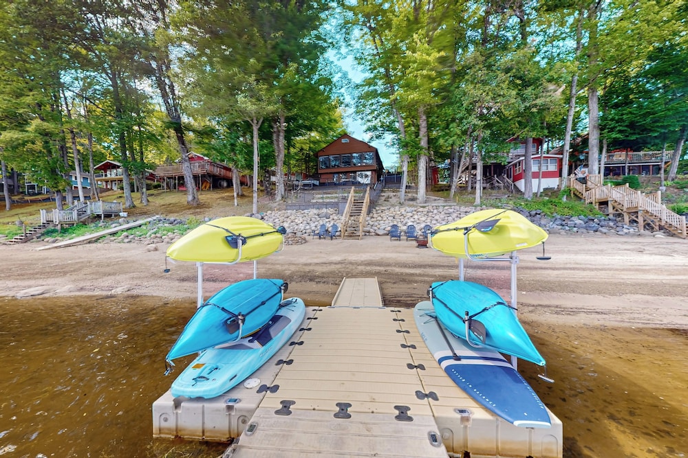 2 BR Lakefront House w/ Hot Tub in ADK Park