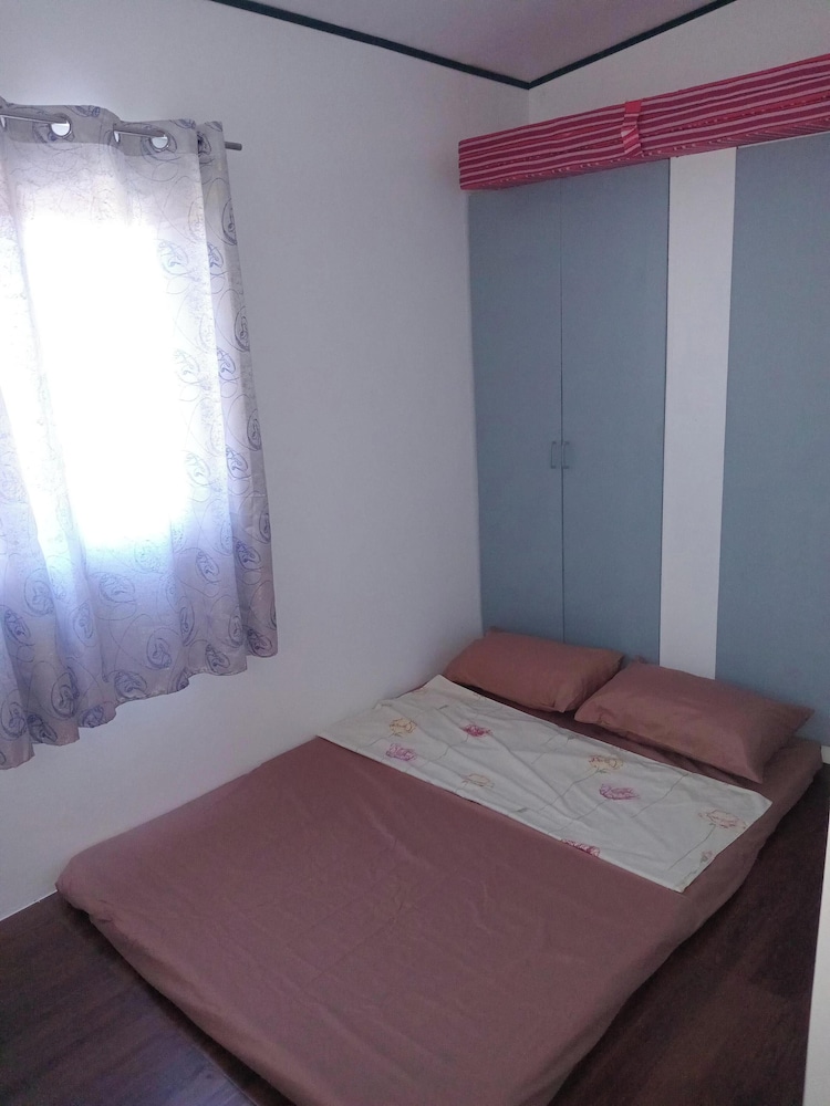 3g's & C Calapan Transient House
