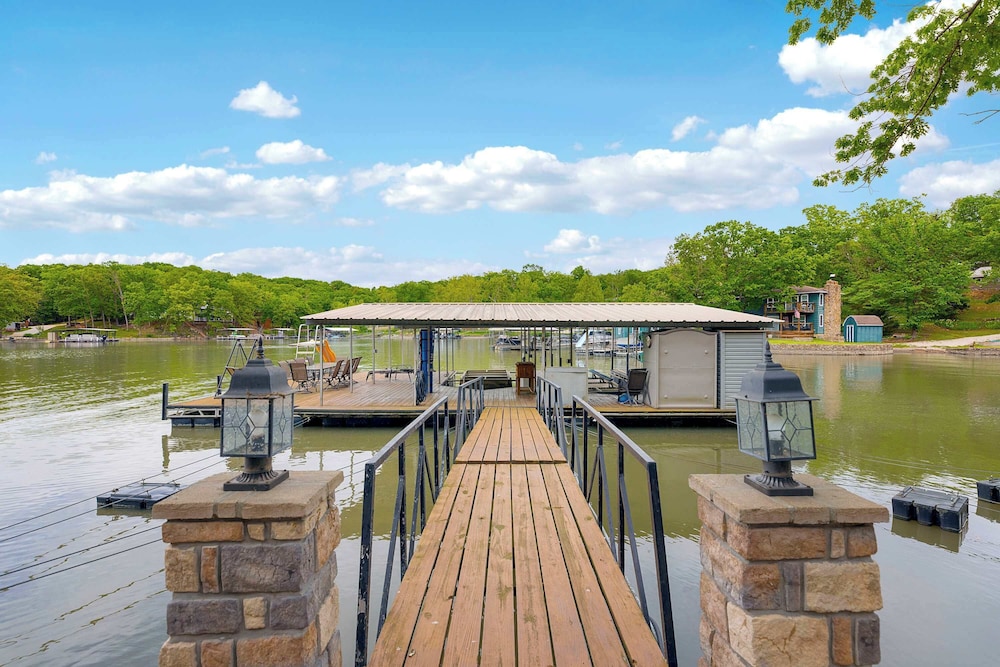 Trails End Hideaway Waterfront